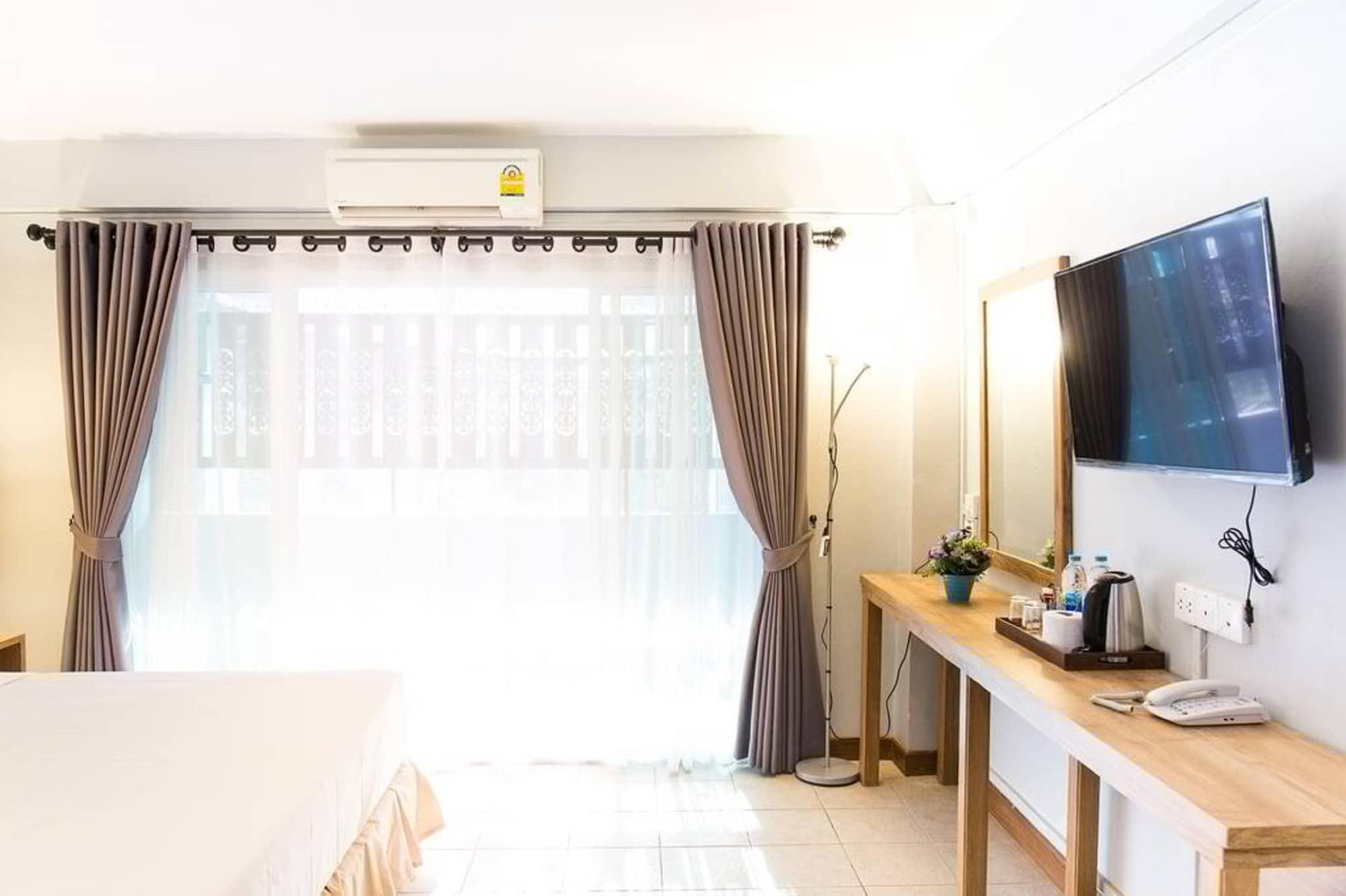 Ratana Hotel Chiang Mai Exterior foto